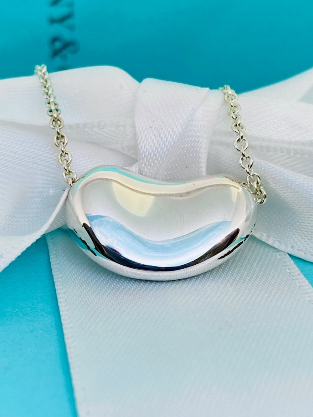 Tiffany & co Elsa Peretti bean necklace 20mm 16” long 11.5 grams sterling